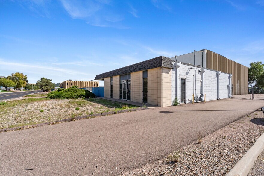 More Photos Of 675 Elkton Dr, Colorado Springs Distribution For Lease