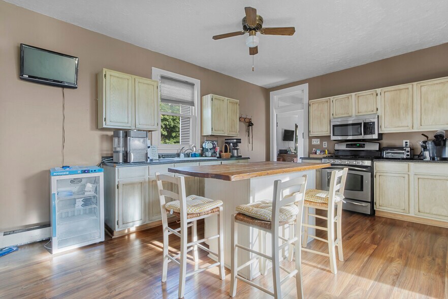 More Photos Of 5189 W 600 N, McCordsville Medical For Sale