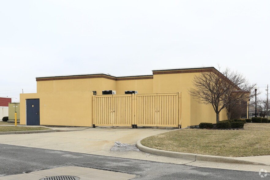 More Photos Of 1733-6935 Midway Mall, Elyria Unknown For Lease