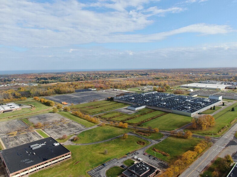 More Photos Of 700 Resende Rd, Webster Unknown For Lease