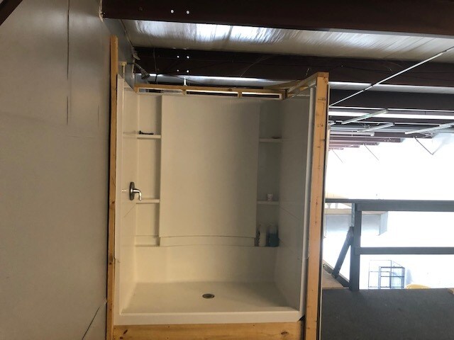 More Photos Of 48 Commerce Ln, Freeport Warehouse For Lease