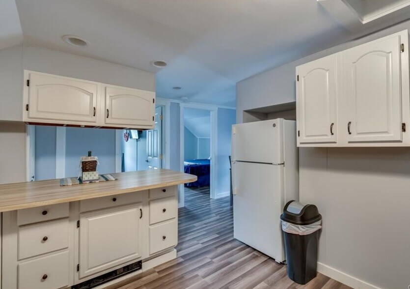 More Photos Of 16 Bethune St, Alexandria Bay Marina For Sale