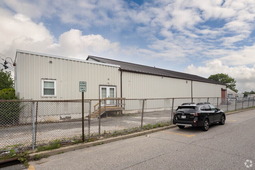 More Photos Of 45 Burch Ave, Amityville Industrial For Sale