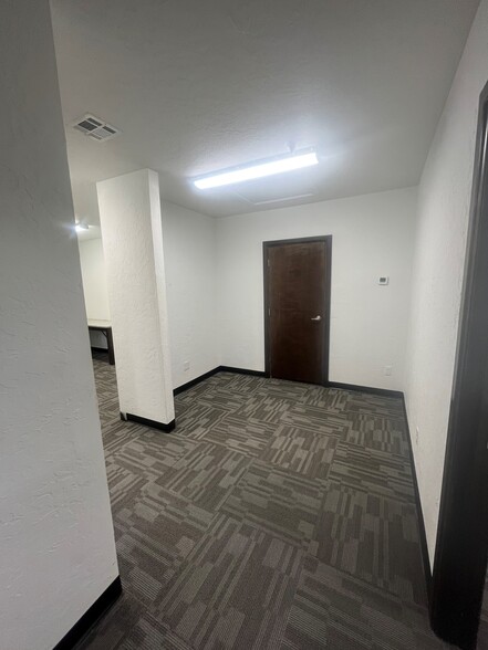 More Photos Of 3201 S Berry Rd, Norman Office Residential For Lease