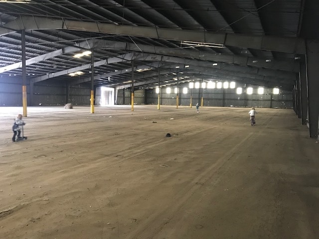 More Photos Of 99 Washington St, Bakersfield Warehouse For Sale