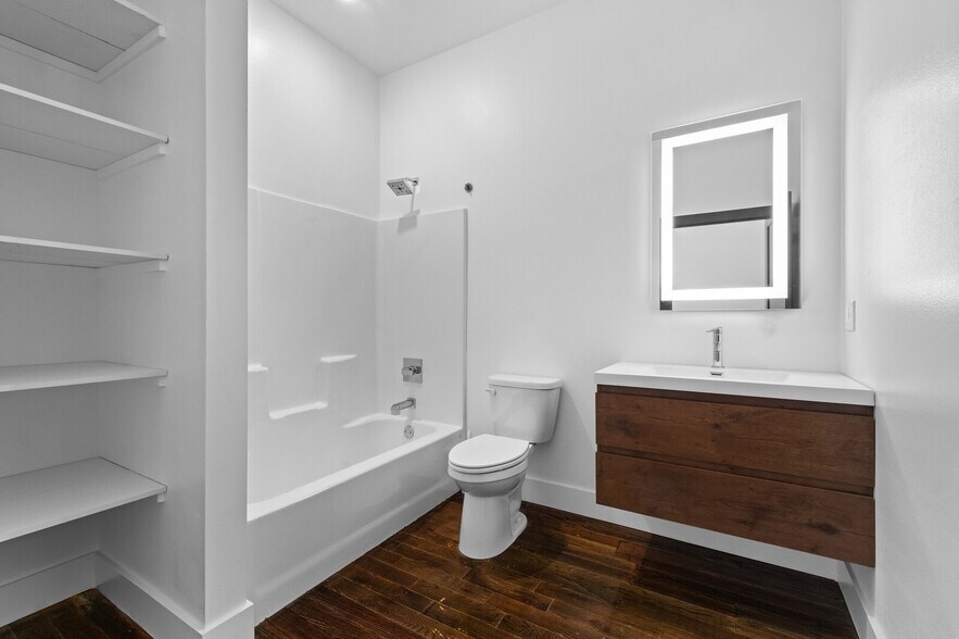 More Photos Of 124 S Joplin Ave, Joplin Warehouse For Sale