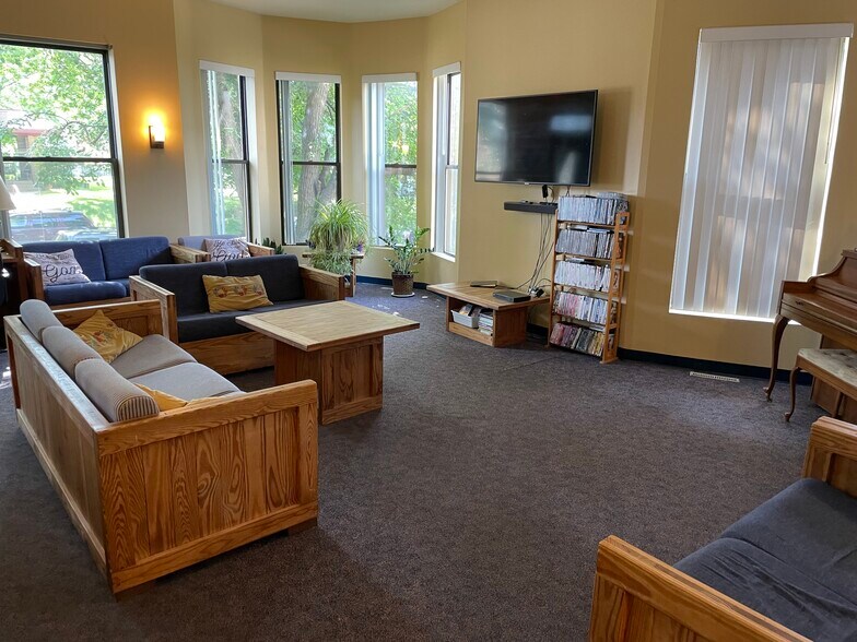 More Photos Of 727 N 31st St, Milwaukee Specialty For Sale