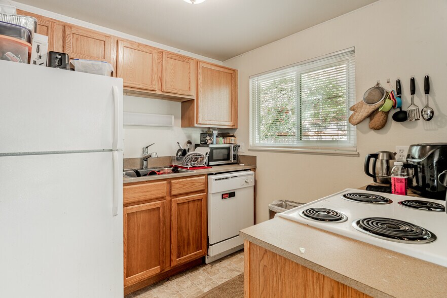 More Photos Of 4811-4823 NE Prescott St, Portland Apartments For Sale