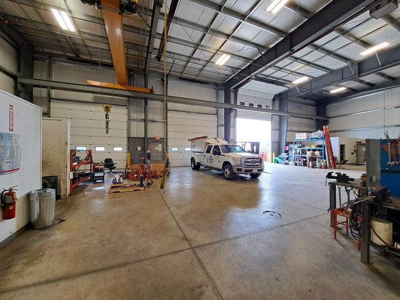 More Photos Of 8316 Alaska Rd, Fort St John Warehouse For Lease