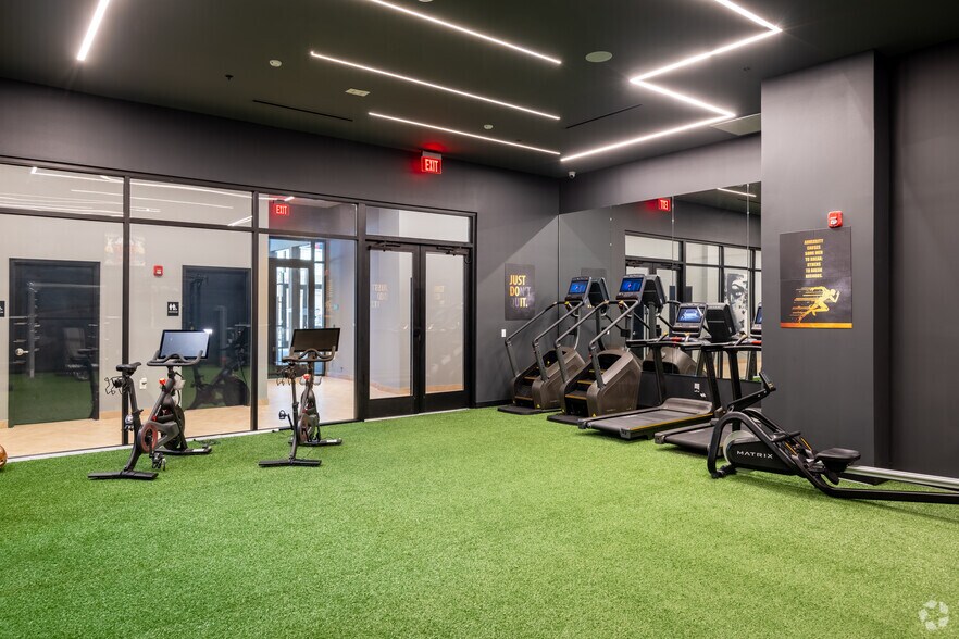 More Photos Of 58-84 Norfolk St, Newark Apartments For Lease