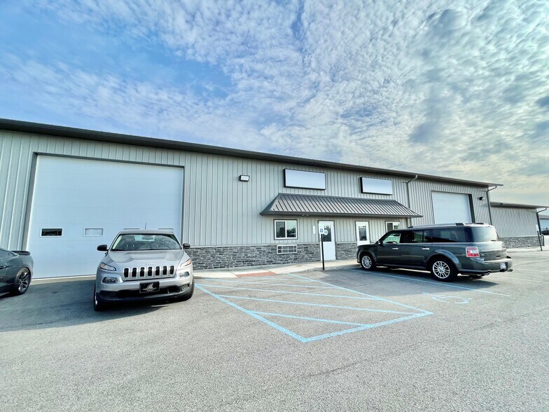More Photos Of 8215 Taney Pl, Merrillville Warehouse For Lease
