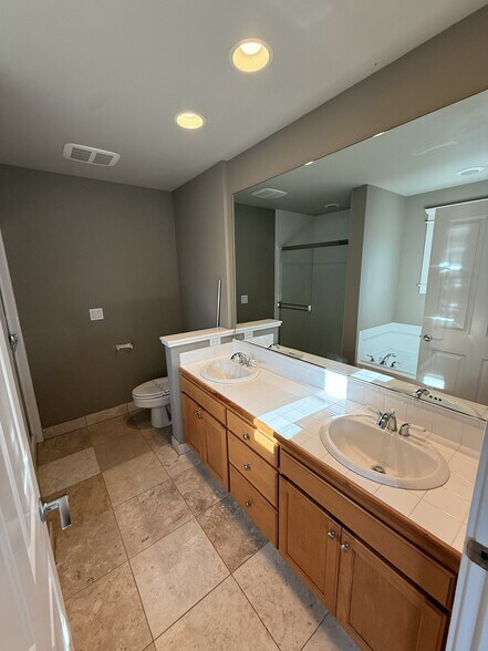 More Photos Of 1510 NE Fairview Village St, Fairview Office Residential For Lease