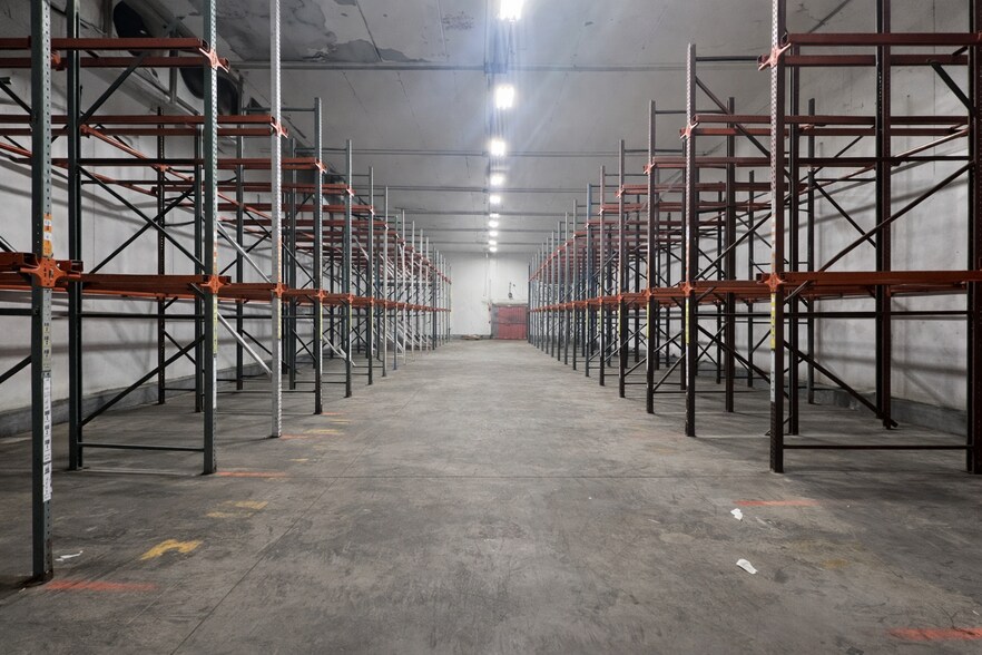 More Photos Of 432 N Royal St, Jackson Warehouse For Lease