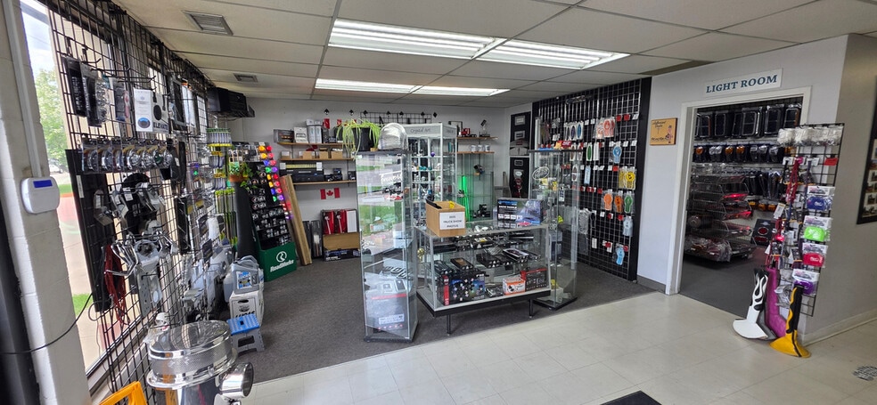 More Photos Of 12207 154th St NW, Edmonton Distribution For Sale