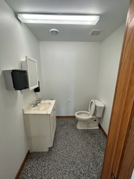 More Photos Of 5364 Hutton Dr, Urbana Warehouse For Lease