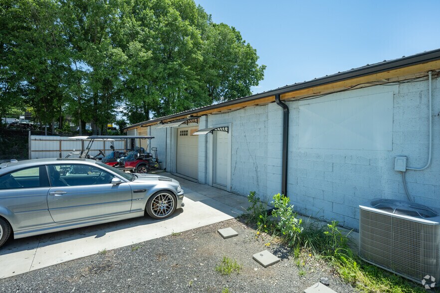 More Photos Of 872 W Main St, Spartanburg Light Manufacturing For Sale