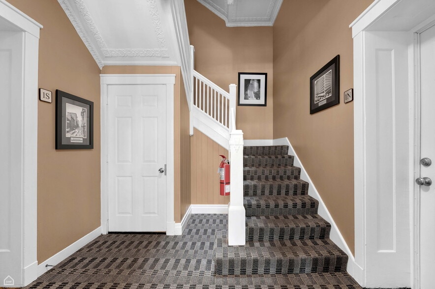 More Photos Of 4240 S Calumet Ave, Chicago Apartments For Sale