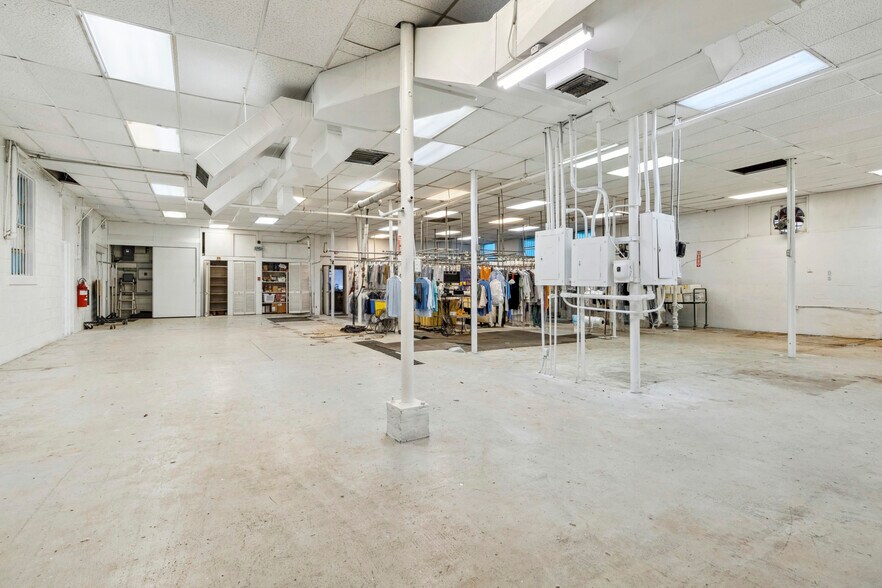 More Photos Of 5325 Canal Blvd, New Orleans General Retail For Sale