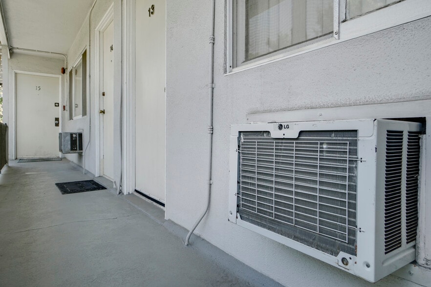 More Photos Of 6705 De Longpre Ave, Los Angeles Apartments For Sale