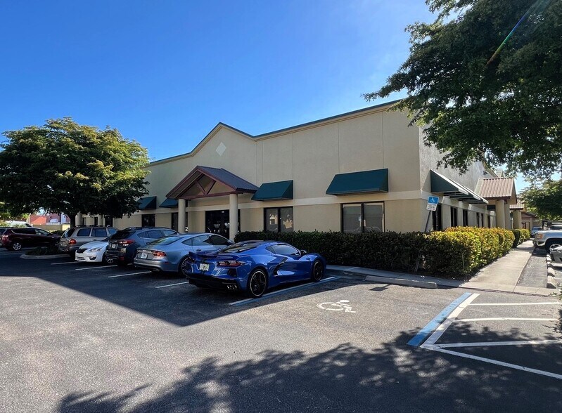 More Photos Of 10970 S Cleveland Ave, Fort Myers Office For Sale