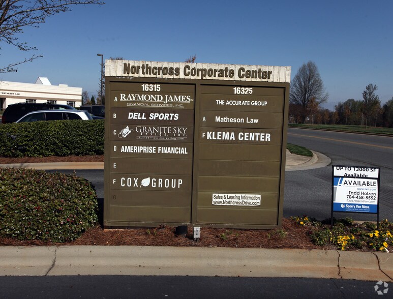 More Photos Of 16325 Northcross Dr, Huntersville Office For Lease