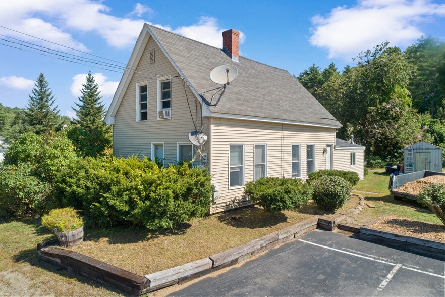 More Photos Of 107 Maple St, Barnstead Restaurant For Sale