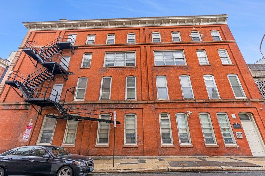 More Photos Of 115 Chestnut St, Philadelphia Office For Lease