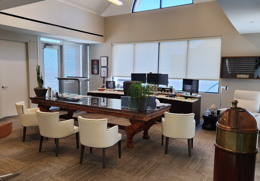 More Photos Of 500 Commerce St, Fort Worth Office For Sale