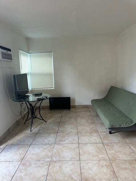 More Photos Of 615 NE 3rd St, Hallandale Beach Apartments For Sale