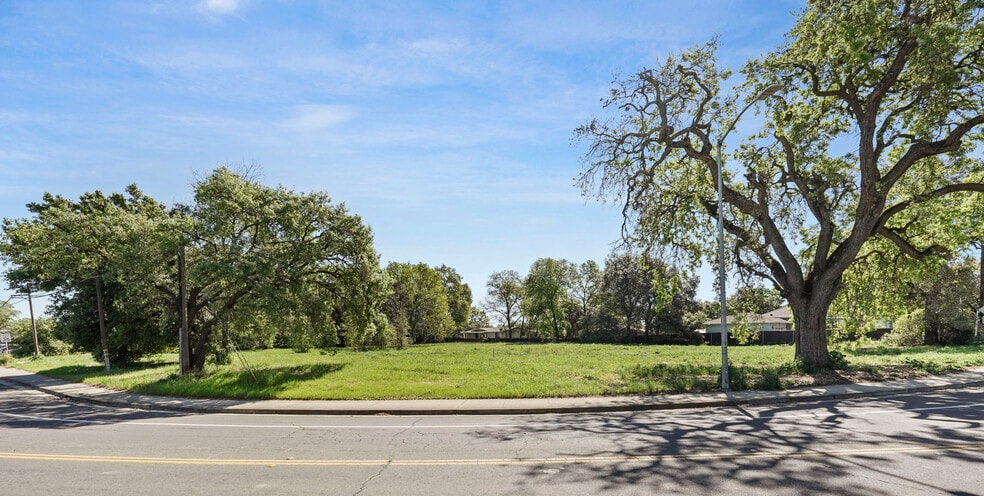 More Photos Of 114 F St, Galt Land For Sale