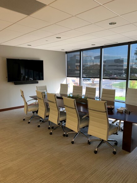 More Photos Of 6075 Poplar Ave, Memphis Coworking Space