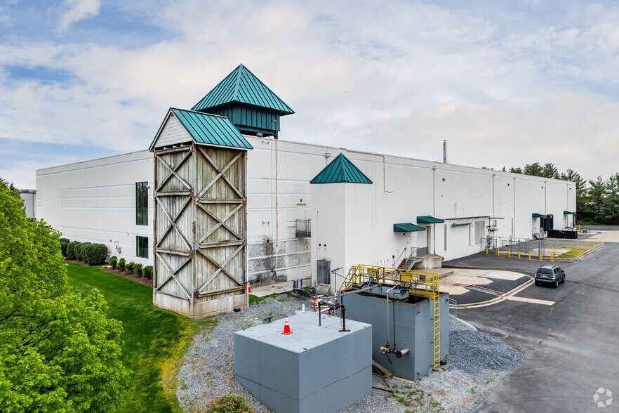 More Photos Of 4607 Wedgewood Blvd, Frederick Manufacturing For Sale