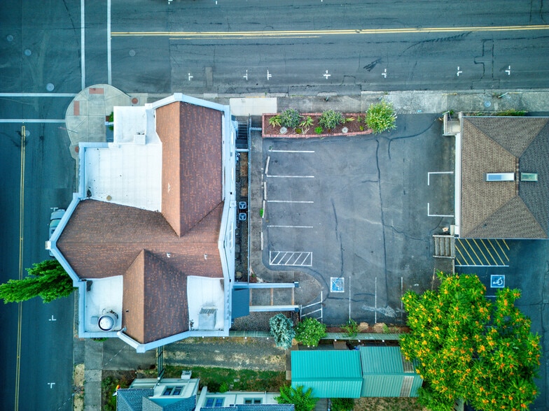 More Photos Of 809 Main Roseburg, Roseburg Lodge Meeting Hall For Sale