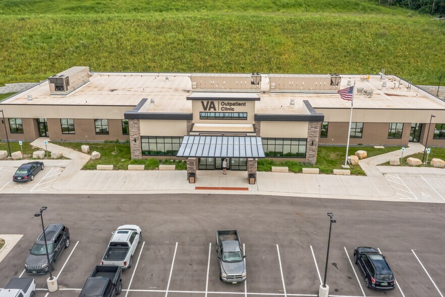 More Photos Of 1106 Military Blvd, Decorah Office For Sale