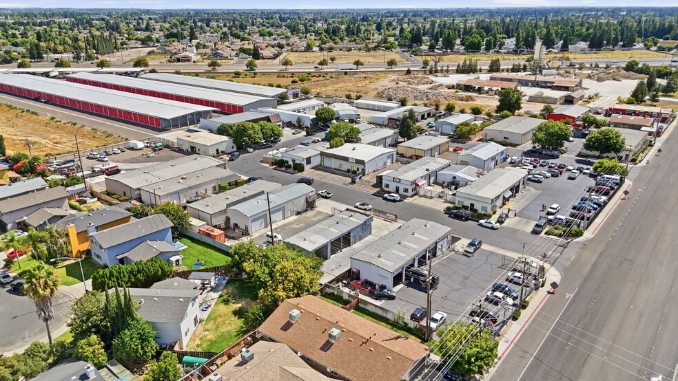 More Photos Of 1649 Carnegie St, Turlock Warehouse For Lease