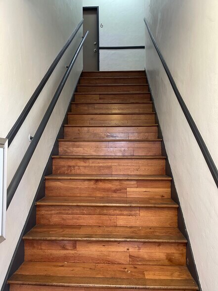 More Photos Of 7473 Melrose Ave, West Hollywood Storefront Retail Office For Lease