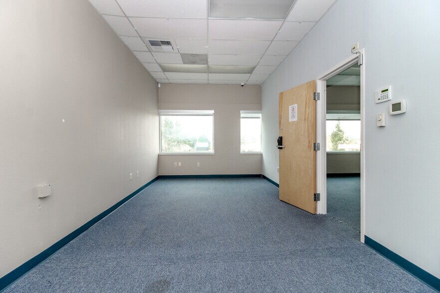 More Photos Of 3721 Kitsap Way, Bremerton Office For Lease