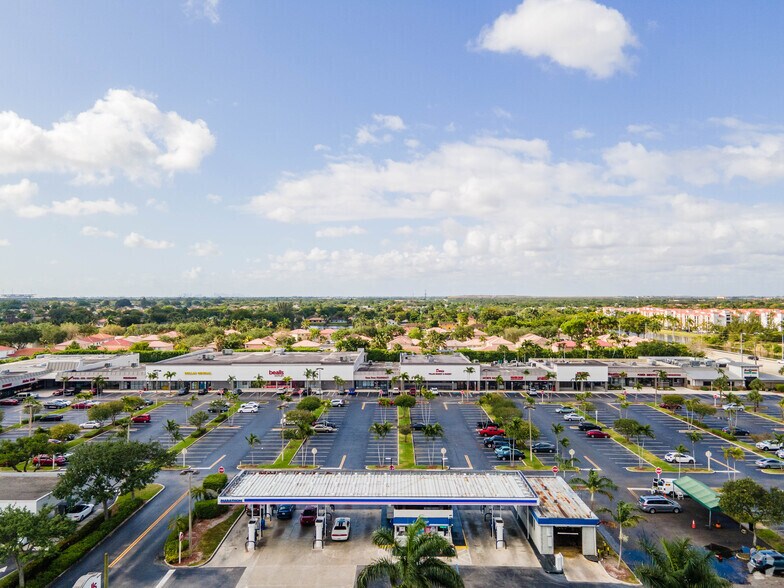 More Photos Of 9900-10060 Pines Blvd, Pembroke Pines Storefront For Lease