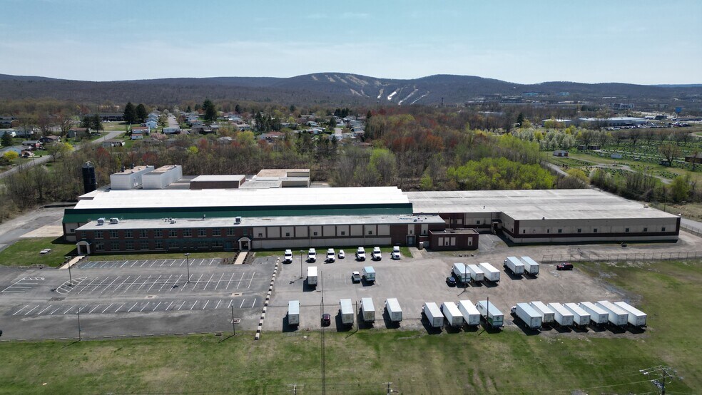 More Photos Of 600 Sanders St, Scranton Warehouse For Lease