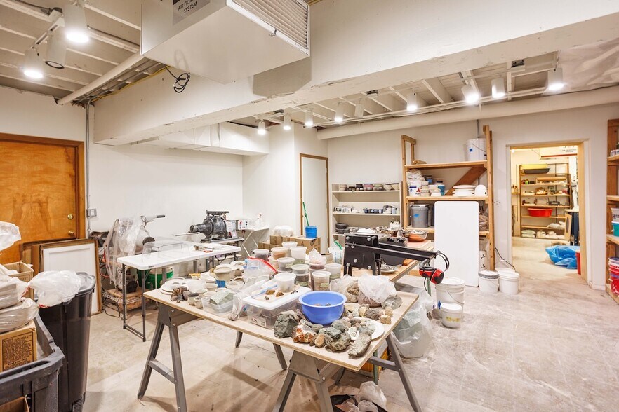 More Photos Of 3425 SE Yamhill St, Portland Loft Creative Space For Sale