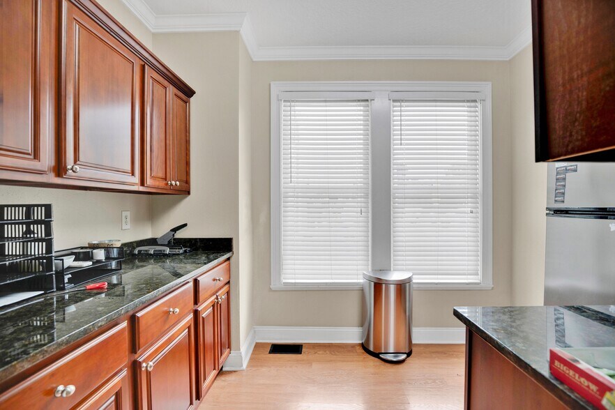 More Photos Of 901 E Washington St, Orlando Office For Sale