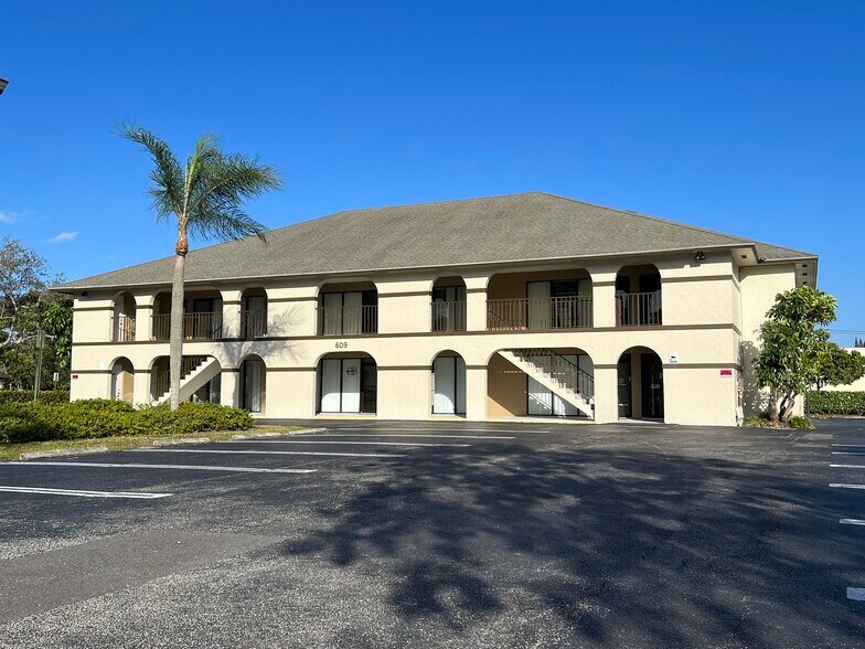 More Photos Of 609 N Hepburn Ave, Jupiter Medical For Lease