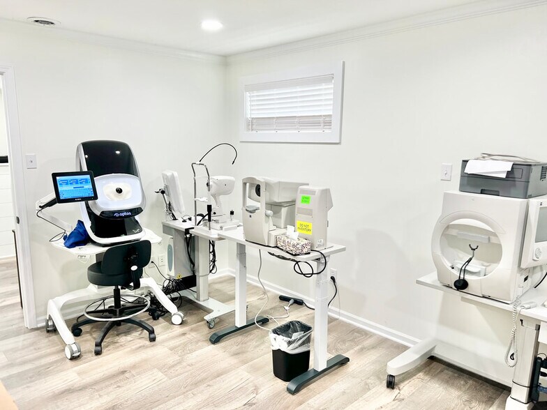 More Photos Of 101 S Central Ave, Eureka General Retail For Sale