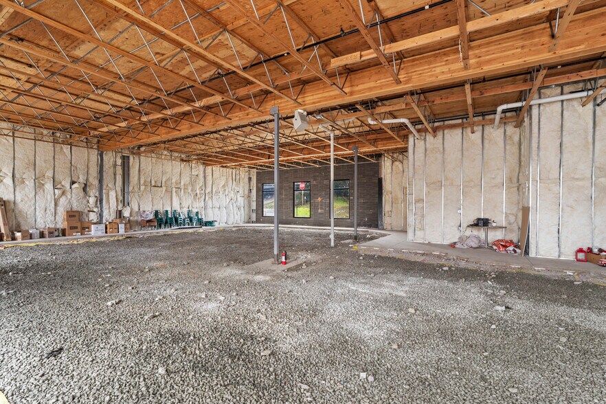 More Photos Of 722 W Harvard Ave, Roseburg Storefront Retail Office For Sale