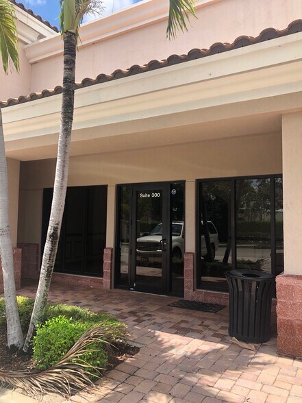 More Photos Of 9825 Marina Blvd, Boca Raton Medical For Lease