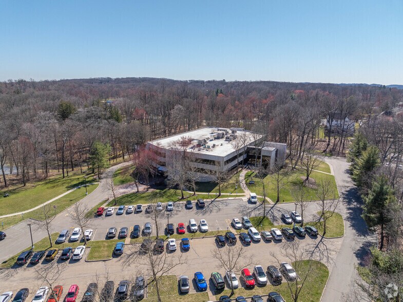 More Photos Of 201 Littleton Rd, Morris Plains Office For Lease