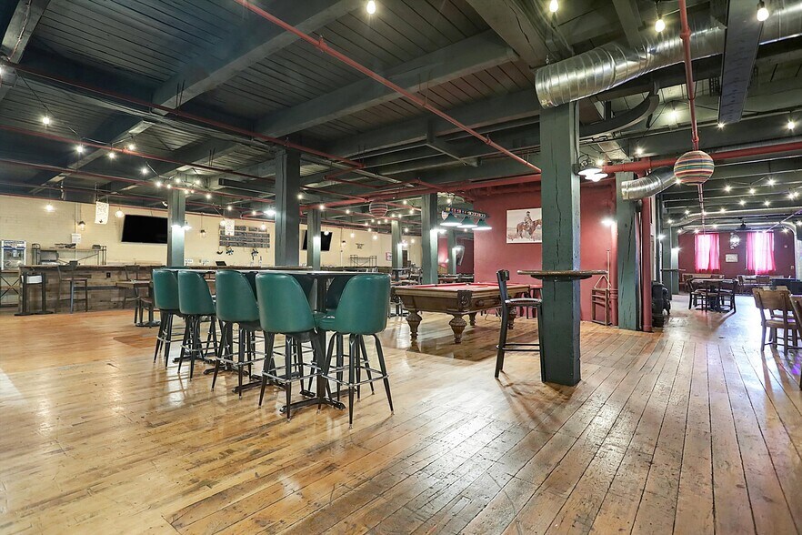 More Photos Of 35 S Main St, Batesville Warehouse For Sale