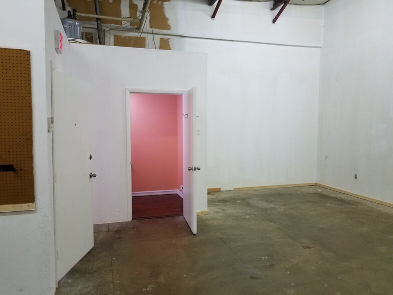 More Photos Of 9244 E Hampton Dr, Capitol Heights Unknown For Lease