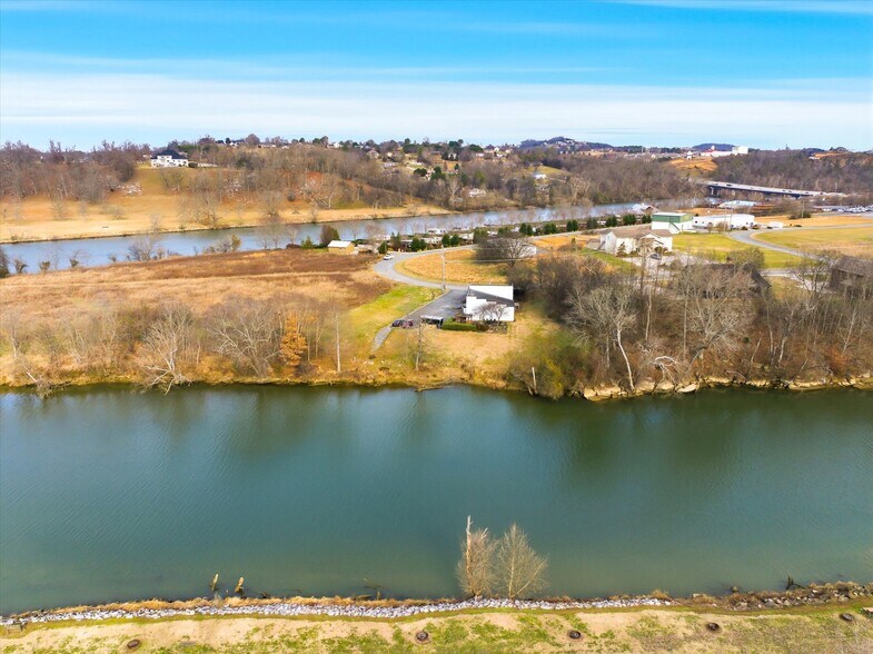 More Photos Of 2376 Business Center Cir, Sevierville Freestanding For Sale