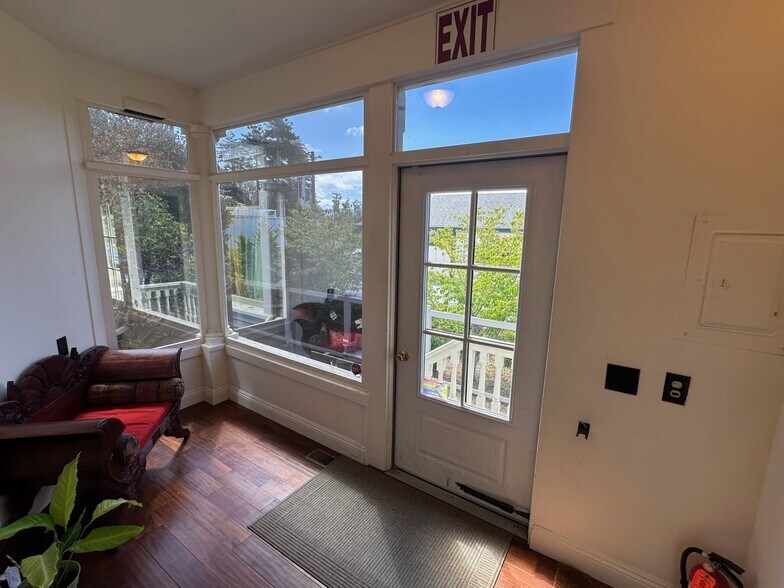 More Photos Of 1369 G St, Arcata Office Residential For Sale